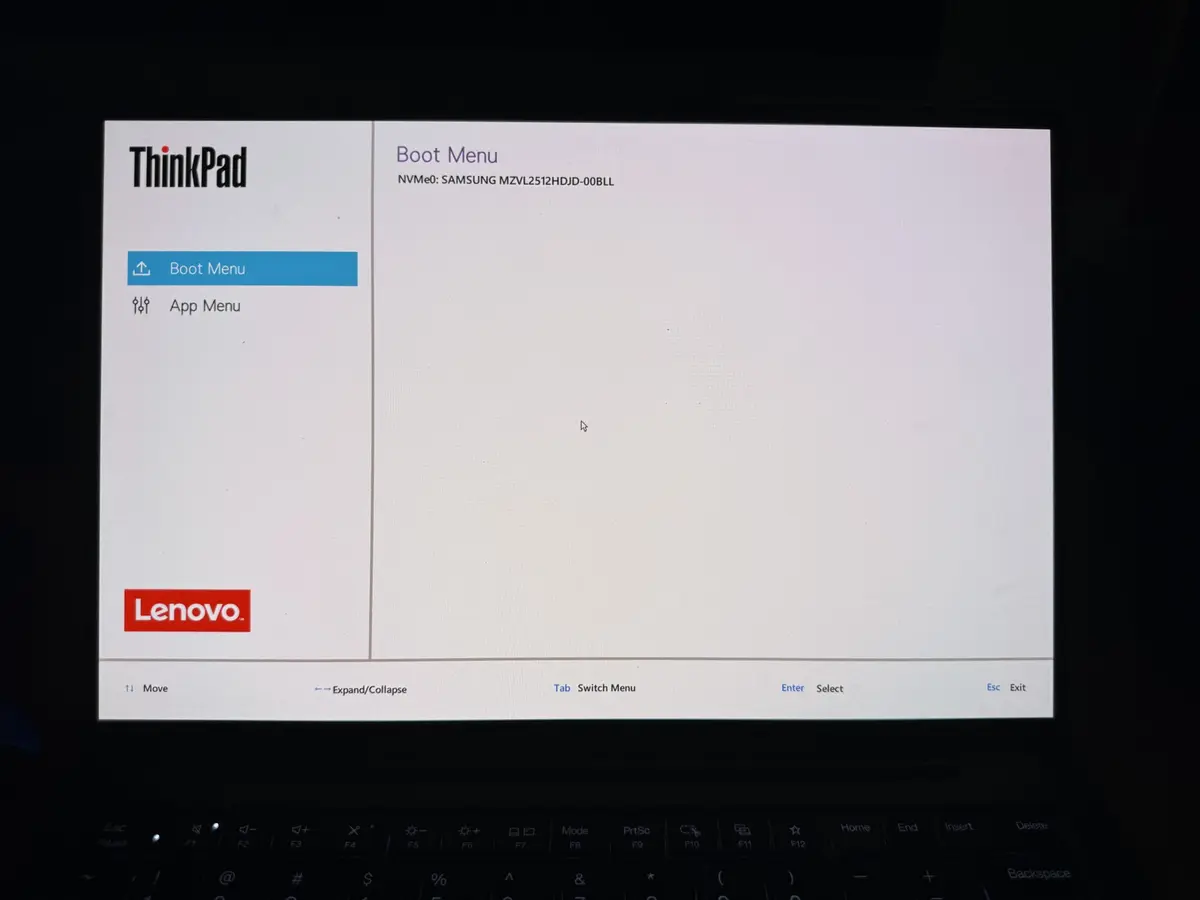 ThinkPad X1 CarbonのBoot MenuにNVMe SSDの項目が表示された画面